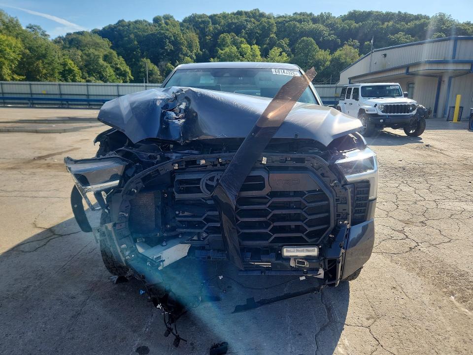 Снимка 5 от търг – 2022 TOYOTA TUNDRA с VIN 5TFLA5DB7NX052209