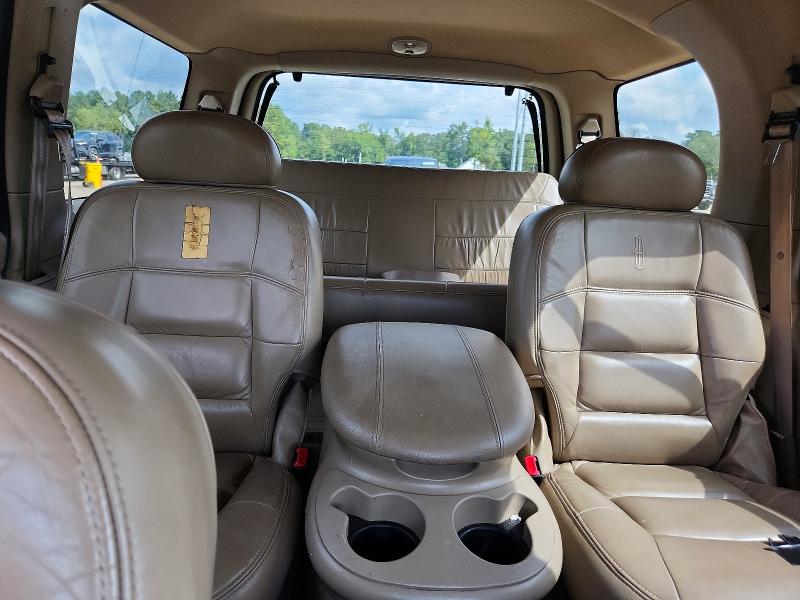 Photo 10 from auction – 2000 LINCOLN NAVIGATOR with VIN 5LMEU27A3YLJ24304