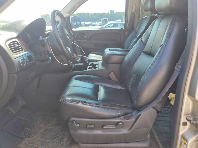 Photo 7 from auction – 2013 CHEVROLET SUBURBAN with VIN 1GNSCJE00DR148964