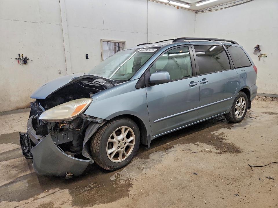 2005 TOYOTA SIENNA - Търг №69887176