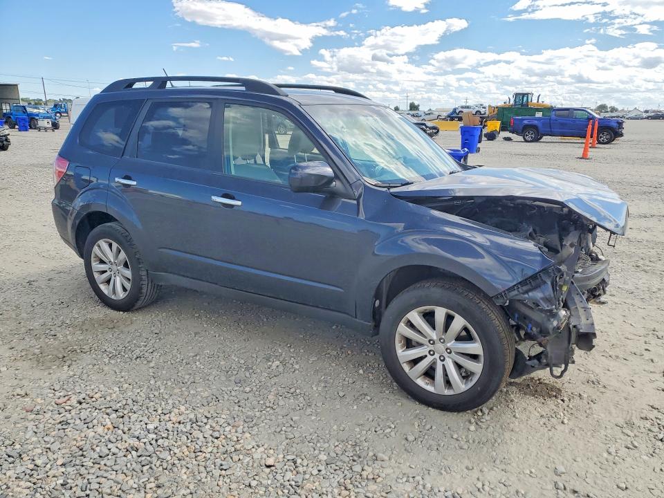 Photo 4 from auction – 2012 SUBARU FORESTER with VIN JF2SHADC2CH414545