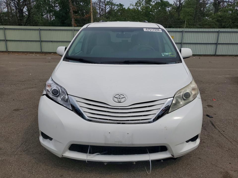 Photo 5 from auction – 2015 TOYOTA SIENNA with VIN 5TDJK3DC6FS100761