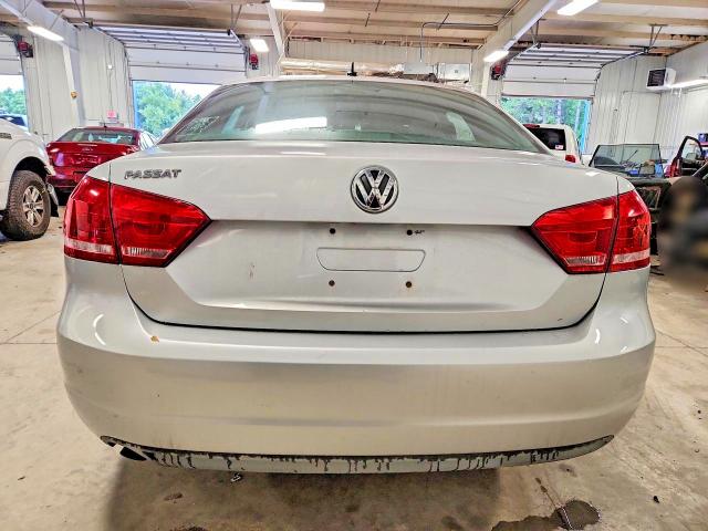Photo 6 from auction – 2012 VOLKSWAGEN PASSAT with VIN 1VWAP7A36CC074718