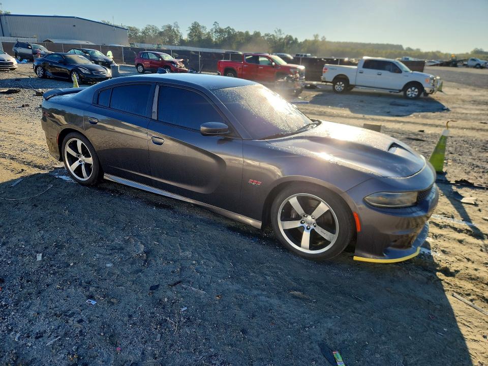 Снимка 4 от търг – 2018 DODGE CHARGER с VIN 2C3CDXGJ4JH297543