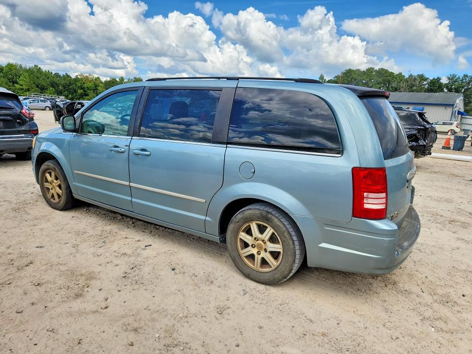 Photo 2 from auction – 2010 CHRYSLER TOWN & COUNTRY with VIN 2A4RR5D13AR373175
