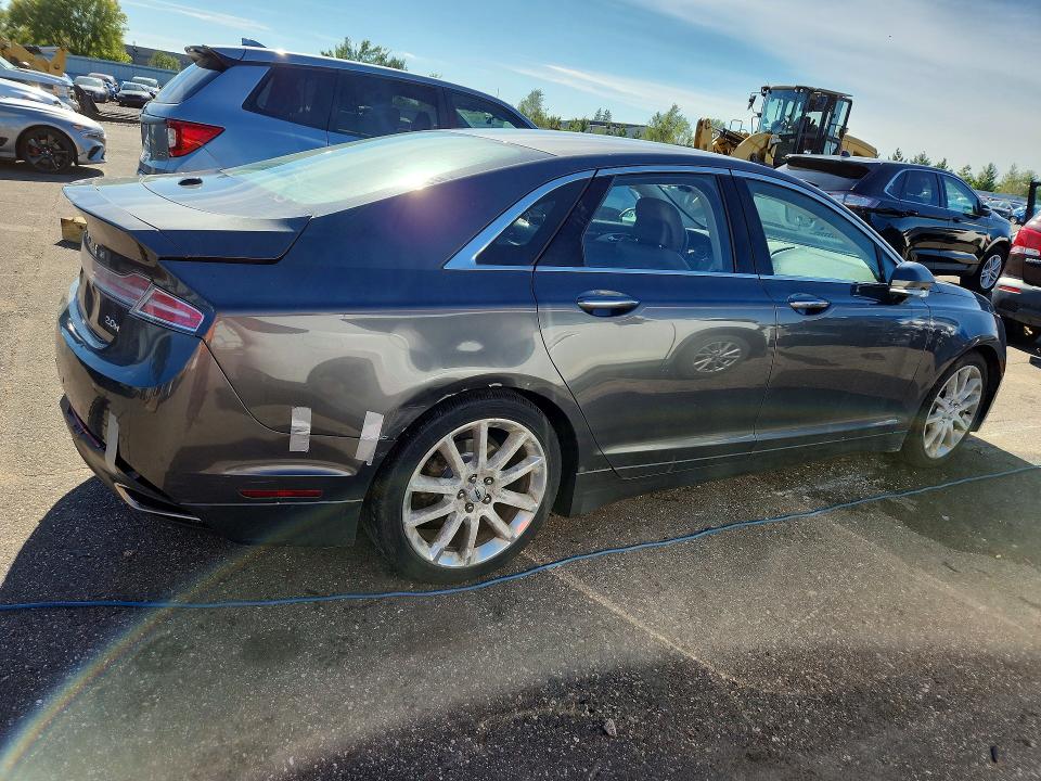 Photo 3 from auction – 2015 LINCOLN MKZ with VIN 3LN6L2LU1FR606150