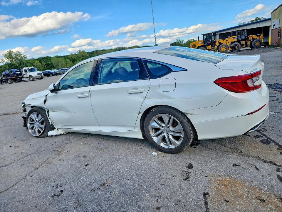 Снимка 2 от търг – 2019 HONDA ACCORD с VIN 1HGCV1F17KA084613