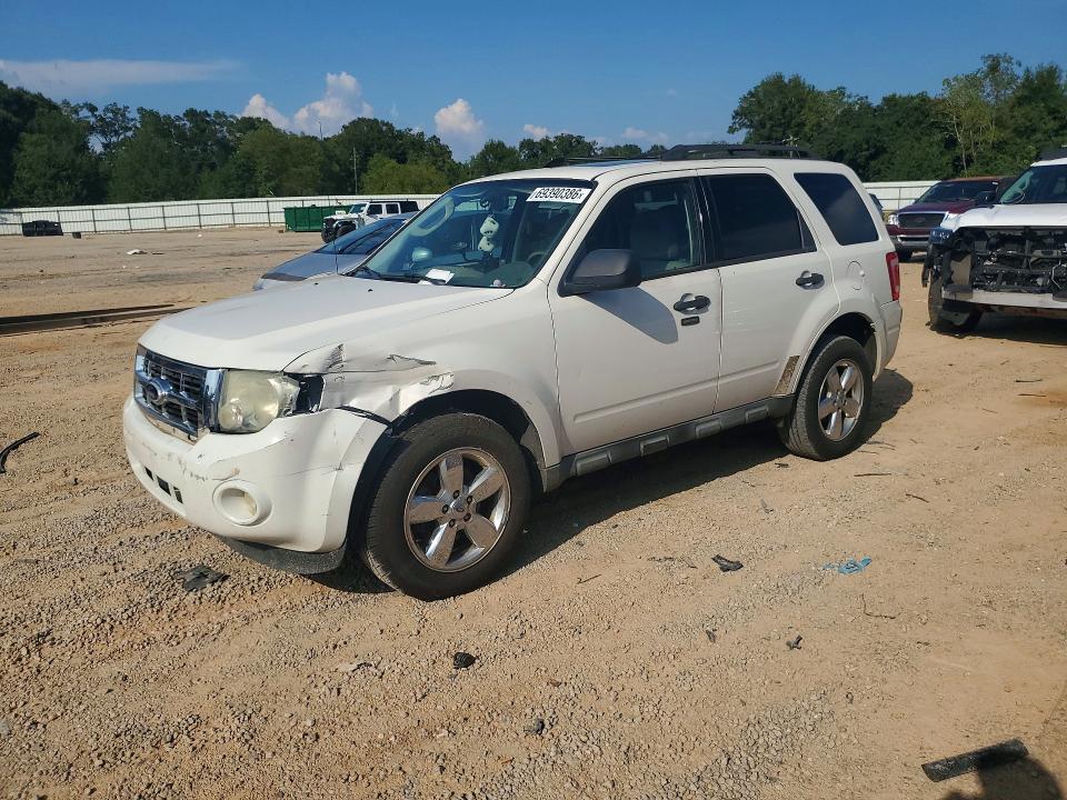Photo 1 from auction – 2011 FORD ESCAPE with VIN 1FMCU0D76BKA04016