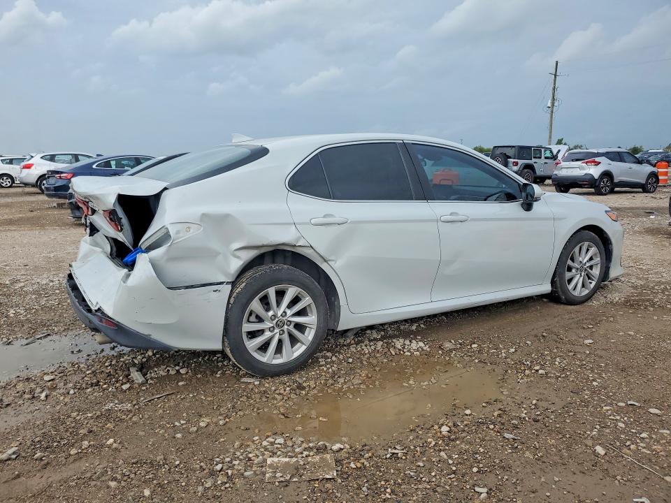 Снимка 3 от търг – 2023 TOYOTA CAMRY с VIN 4T1C11AK1PU111445