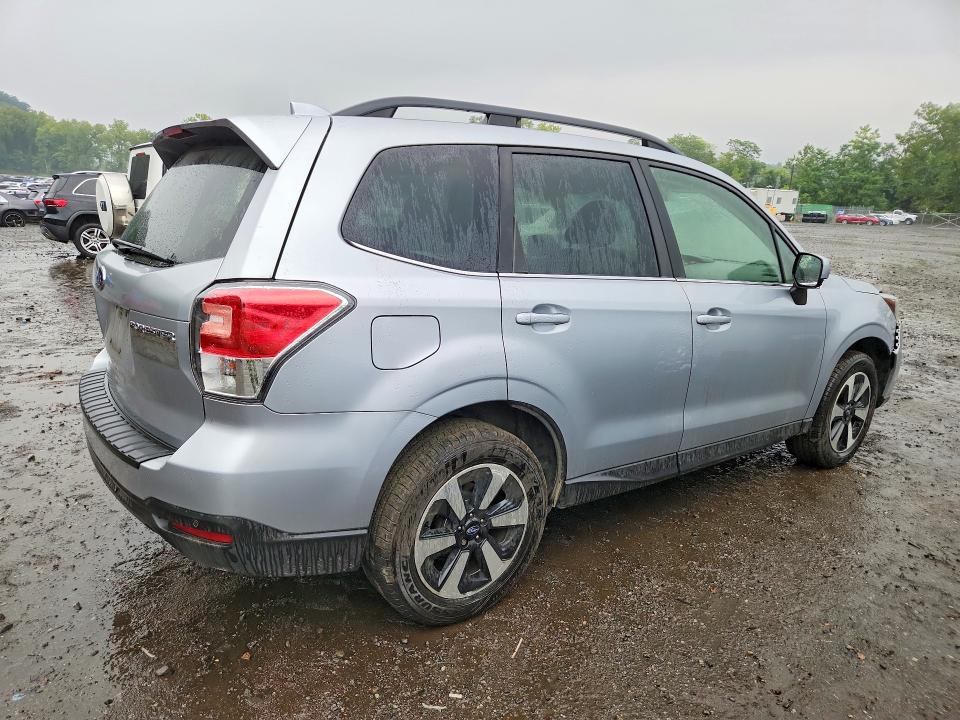 Photo 3 from auction – 2018 SUBARU FORESTER with VIN JF2SJARC2JH453761
