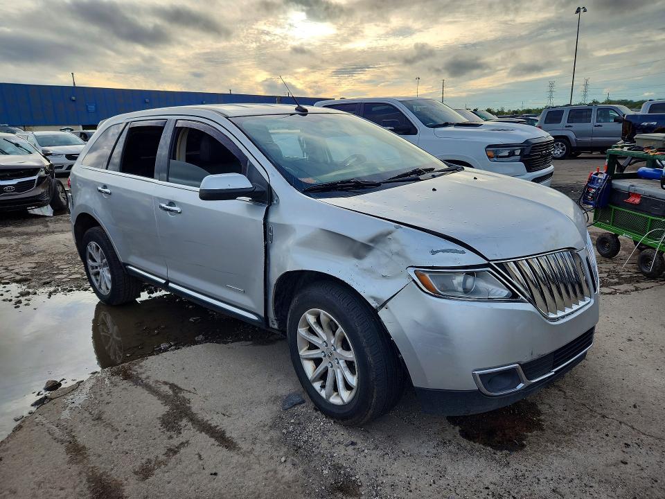 Foto 4 de la subasta – 2015 LINCOLN MKX con VIN 2LMDJ8JK3FBL25519
