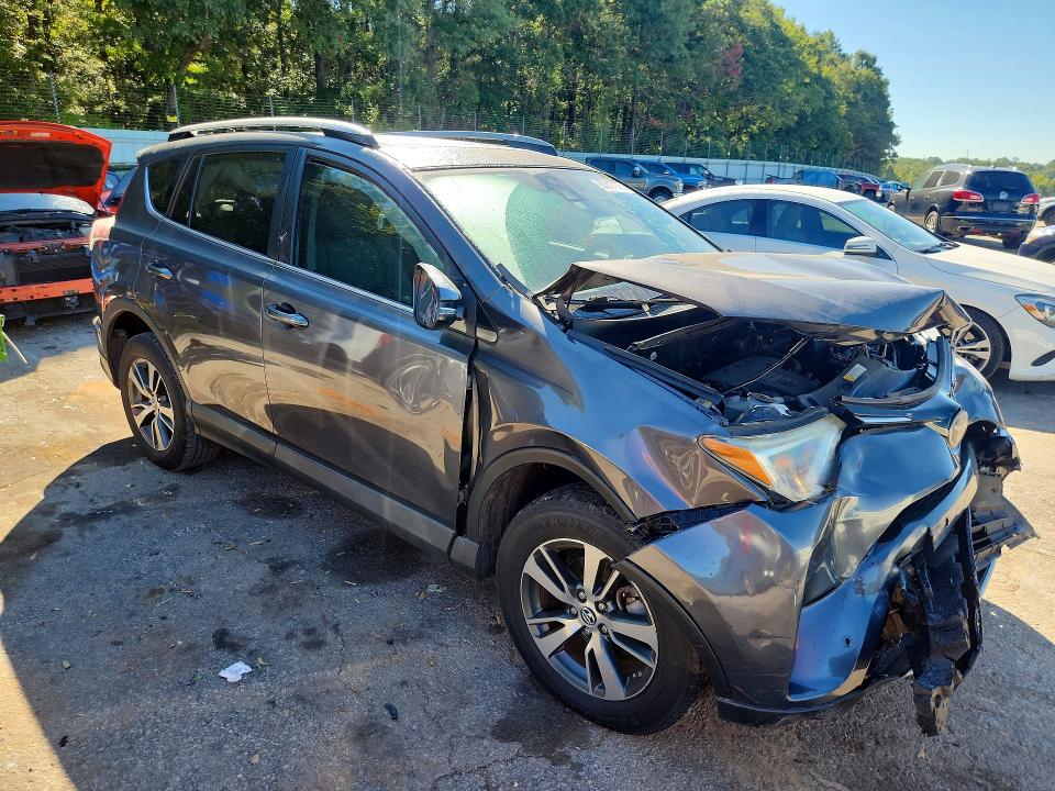 Снимка 4 от търг – 2018 TOYOTA RAV4 с VIN 2T3WFREV9JW423786