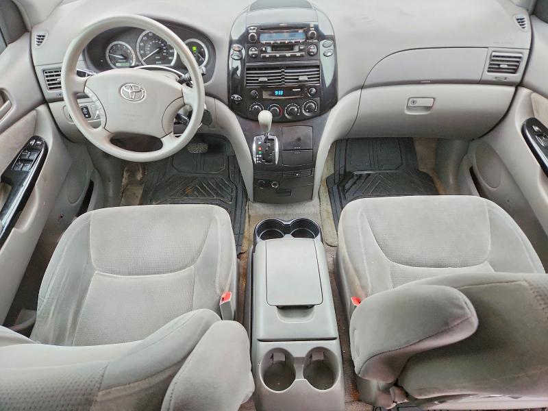 Photo 8 from auction – 2005 TOYOTA SIENNA with VIN 5TDBA23C05S039702