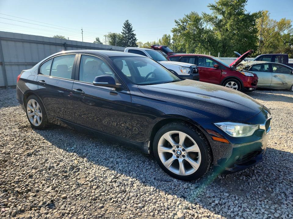 Photo 4 from auction – 2015 BMW 328 with VIN WBA3B3G58FNR86252