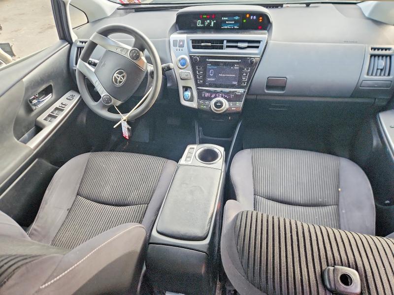 Photo 8 from auction – 2017 TOYOTA PRIUS V with VIN JTDZN3EUXHJ065868