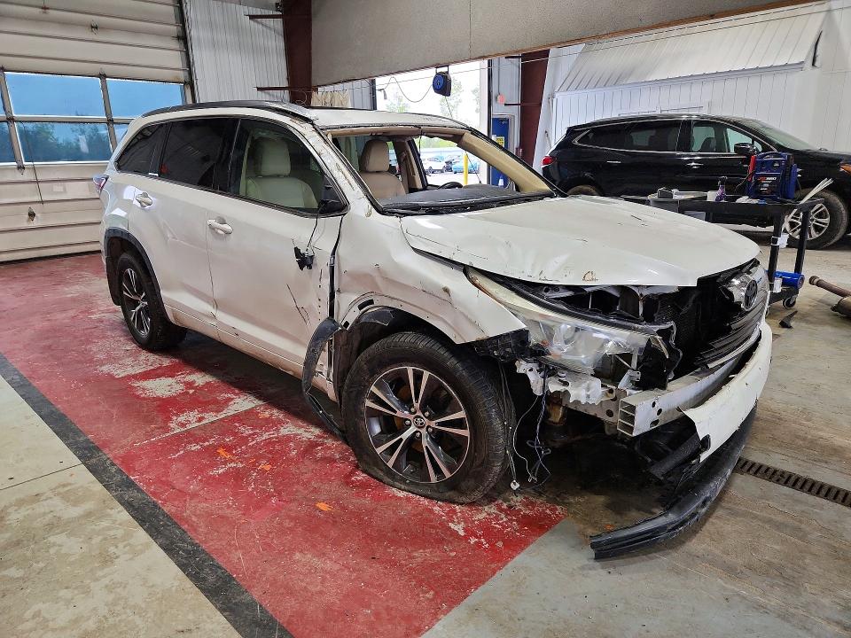Снимка 4 от търг – 2016 TOYOTA HIGHLANDER с VIN 5TDJKRFH2GS309511