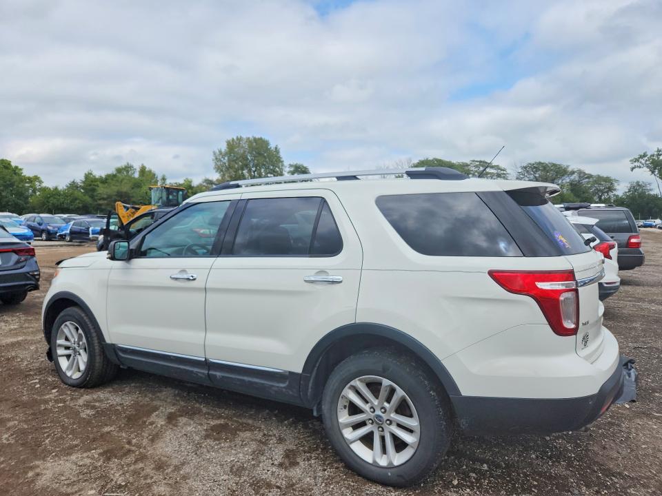 Zdjęcie 2 z aukcji – 2011 FORD EXPLORER z VIN 1FMHK8D88BGA11605