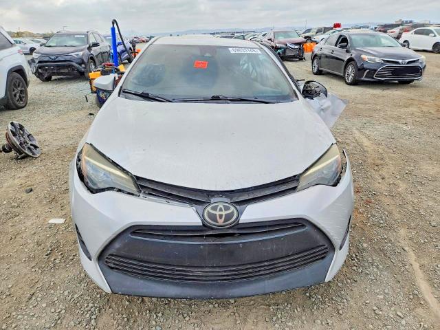 Снимка 5 от търг – 2018 TOYOTA COROLLA с VIN 2T1BURHE8JC972972