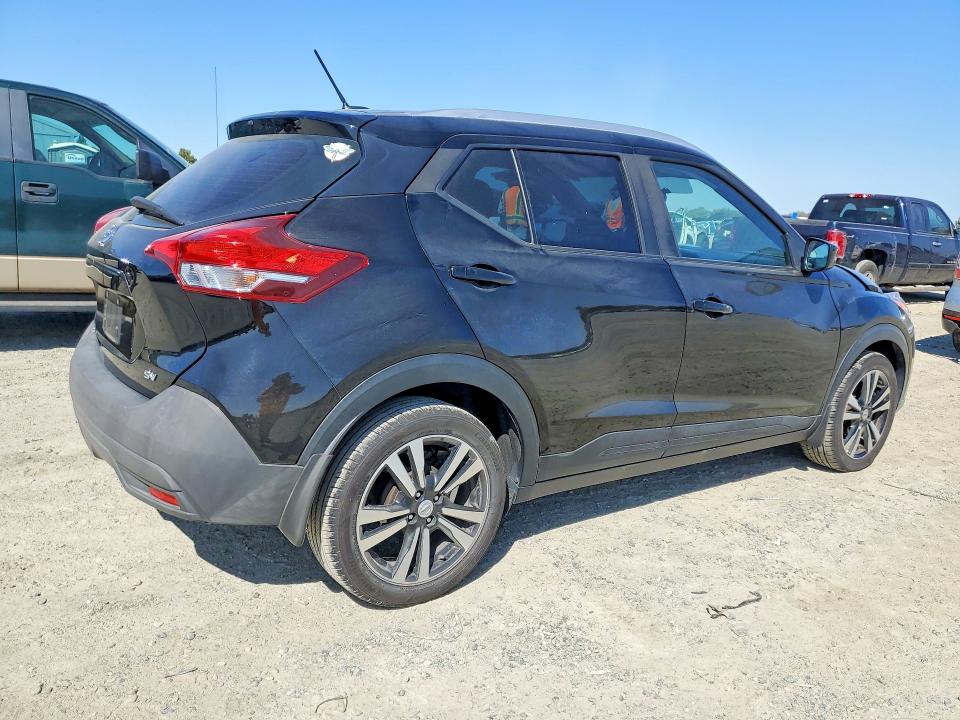 Photo 3 from auction – 2019 NISSAN KICKS with VIN 3N1CP5CU0KL517831