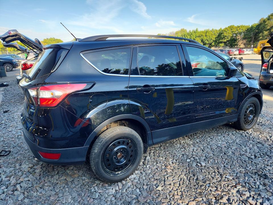 Photo 3 from auction – 2018 FORD ESCAPE with VIN 1FMCU9GD2JUB45397