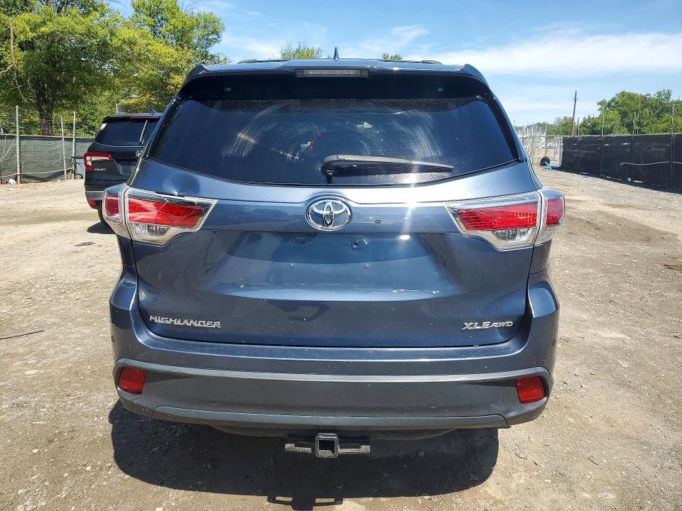 Photo 6 from auction – 2015 TOYOTA HIGHLANDER with VIN 5TDJKRFH2FS214655