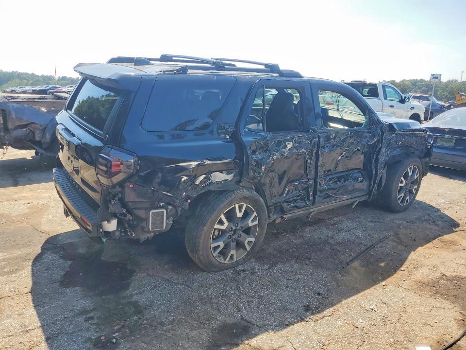 Photo 3 from auction – 2025 TOYOTA 4RUNNER with VIN JTEVA5AR2S5006025