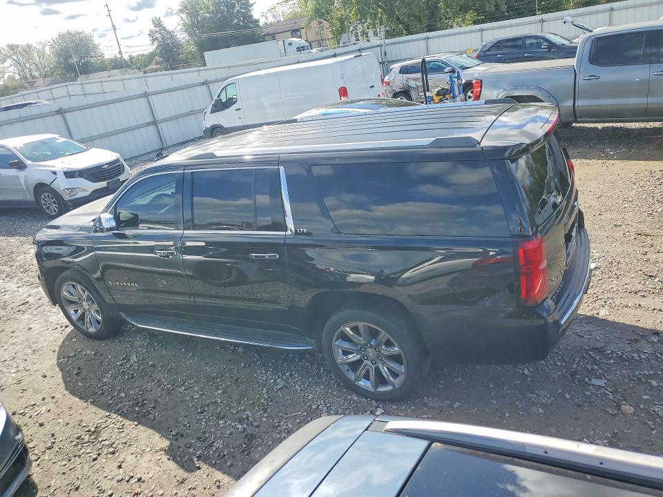Photo 2 from auction – 2016 CHEVROLET SUBURBAN with VIN 1GNSKJKC7GR338668