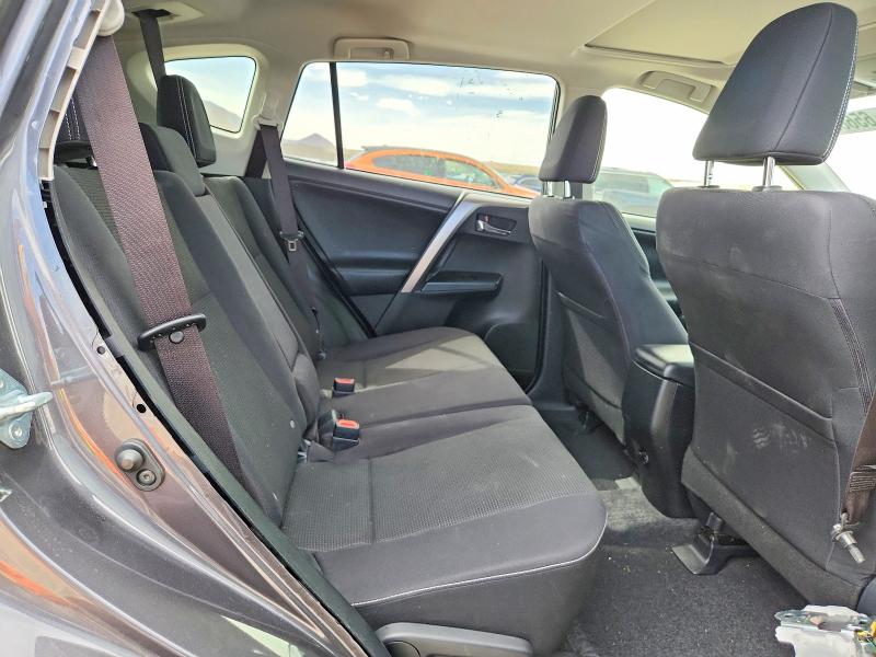 Photo 10 from auction – 2018 TOYOTA RAV4 with VIN JTMRFREV6JJ720297