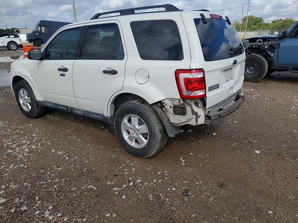 Photo 2 from auction – 2011 FORD ESCAPE with VIN 1FMCU0D79BKA77946