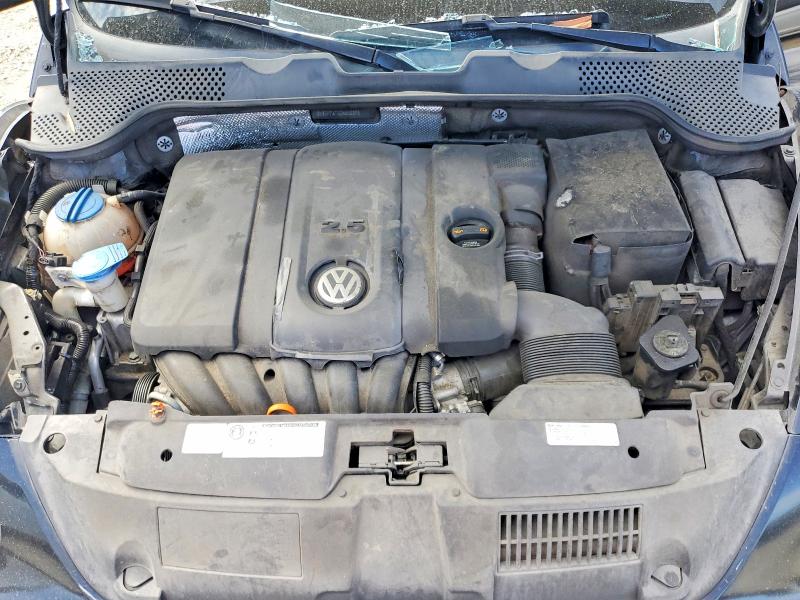 Photo 11 from auction – 2013 VOLKSWAGEN BEETLE with VIN 3VW5P7AT6DM802359