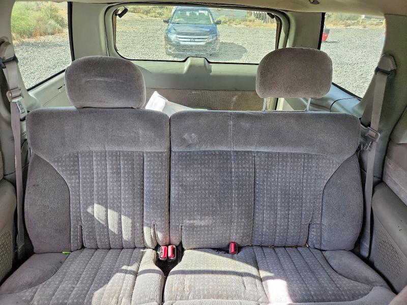 Photo 10 from auction – 1998 CHEVROLET BLAZER with VIN 1GNDT13W8W2246202