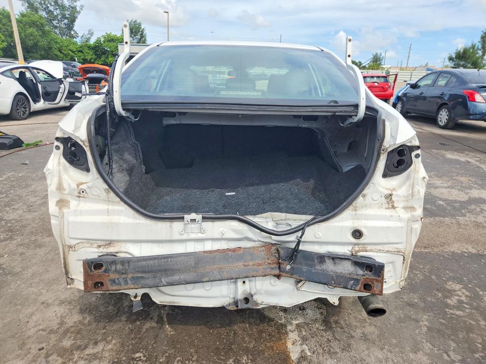 Photo 6 from auction – 2017 TOYOTA COROLLA with VIN 5YFBURHEXHP620289