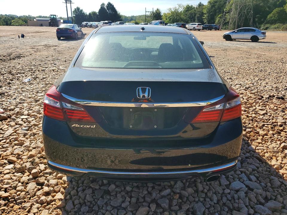 Photo 6 from auction – 2016 HONDA ACCORD with VIN 1HGCR2F03GA029908