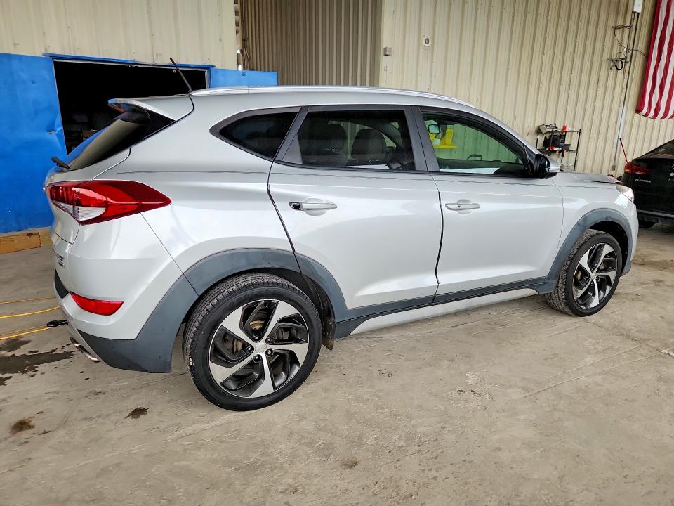 Photo 3 from auction – 2017 HYUNDAI TUCSON with VIN KM8J3CA24HU590894