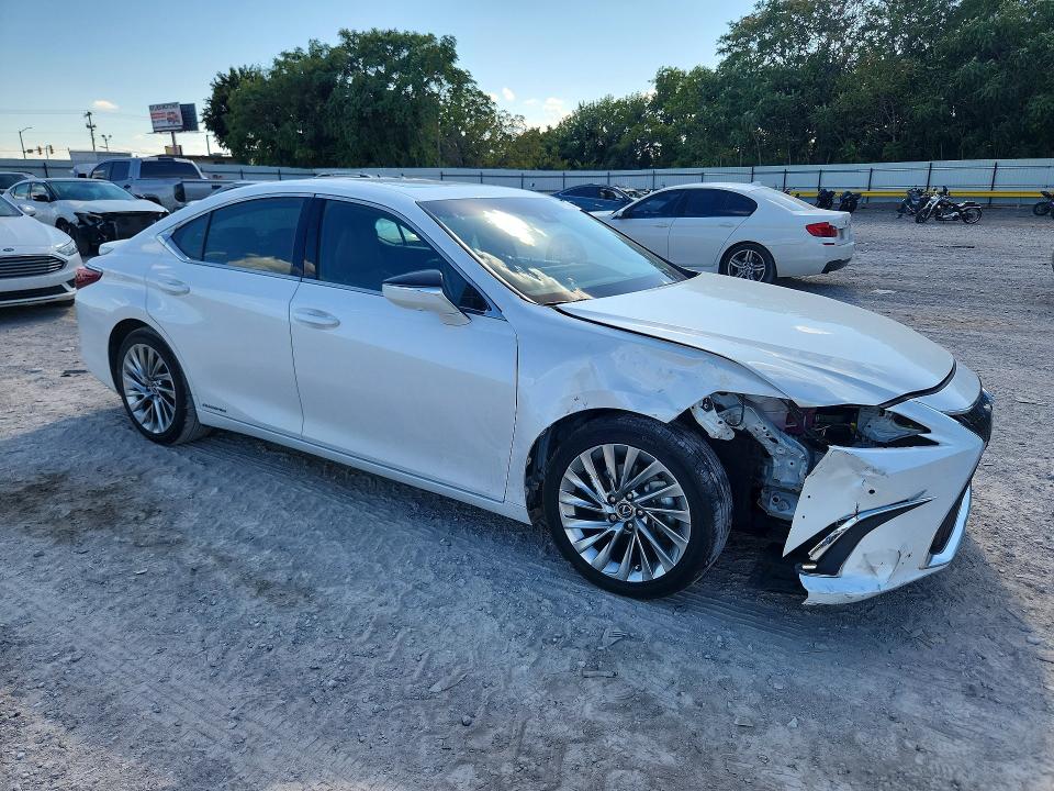 Фото 4 с аукциона – 2022 LEXUS ES 300H с VIN 58AEA1C13NU016386
