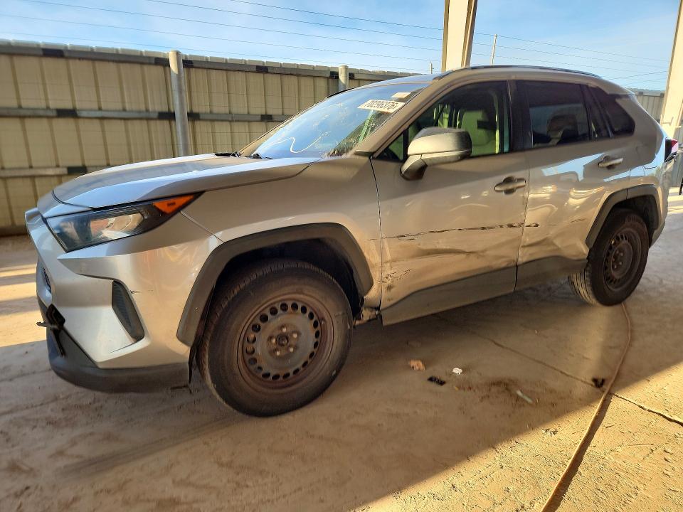 TOYOTA RAV4 2021 с VIN JTMH1RFV7MD062209 - Снимка от търг