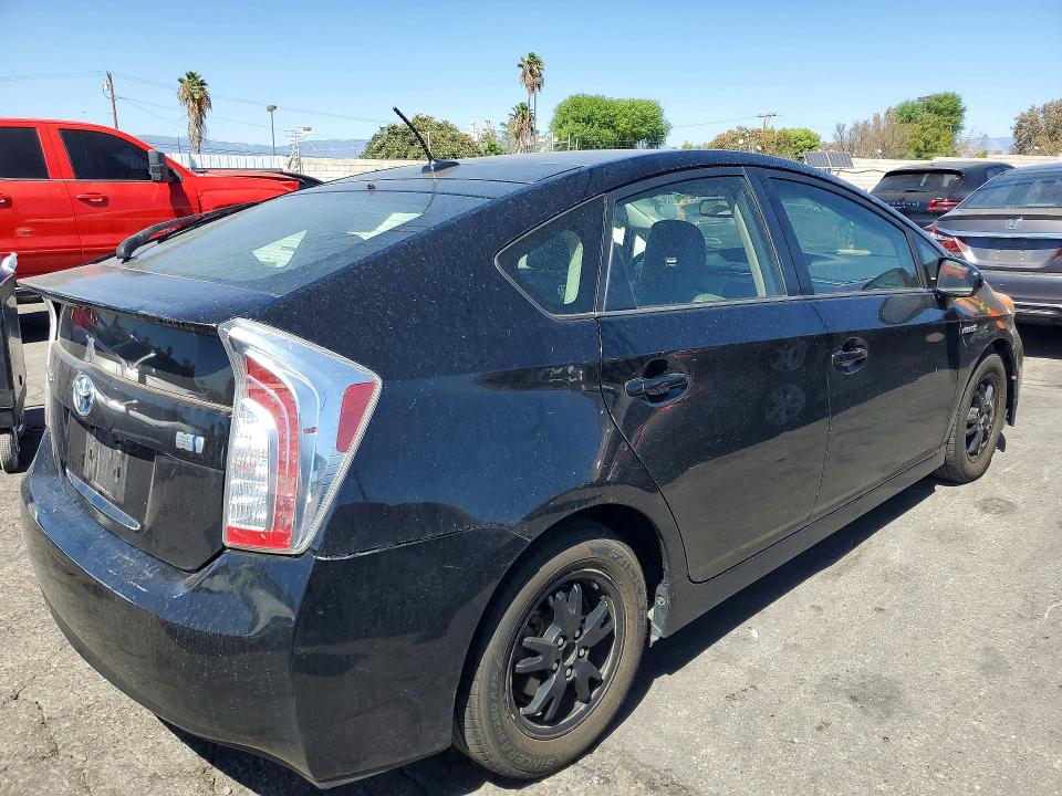 Photo 3 from auction – 2014 TOYOTA PRIUS with VIN JTDKN3DU0E1782066