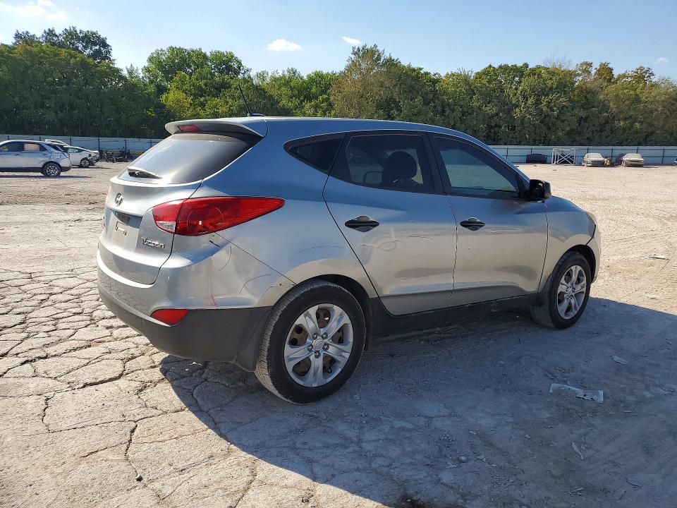 Photo 3 from auction – 2012 HYUNDAI TUCSON with VIN KM8JT3AB3CU424679