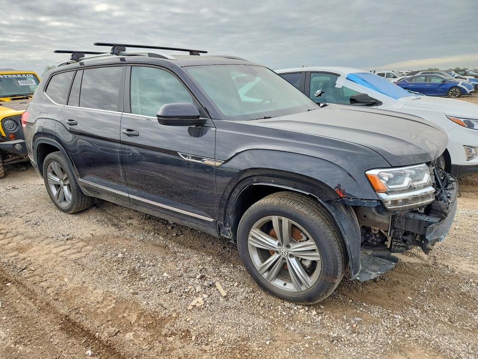 Photo 4 from auction – 2018 VOLKSWAGEN ATLAS with VIN 1V2RR2CA0JC567529