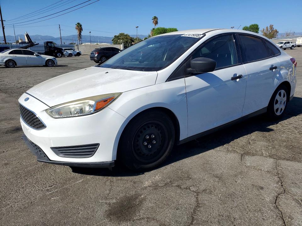 FORD FOCUS 2016 with VIN 1FADP3E2XGL268142 - Photo from auction