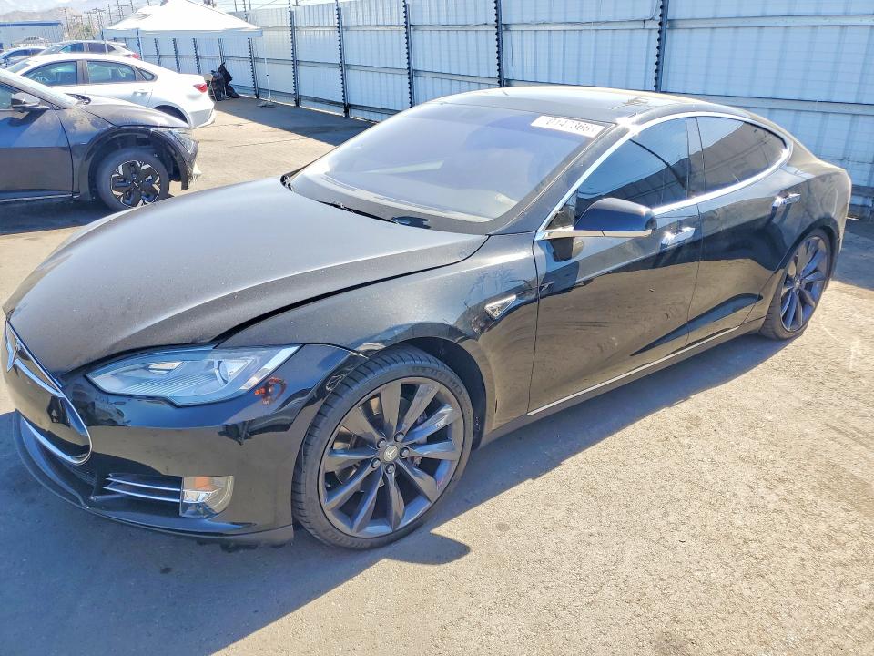 TESLA MODEL S 2013 с VIN 5YJSA1CN9DFP27647 - Снимка от търг