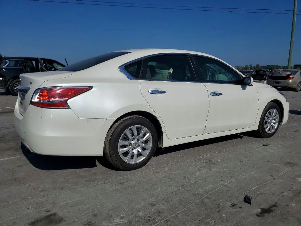 Photo 3 from auction – 2015 NISSAN ALTIMA with VIN 1N4AL3AP1FC142881