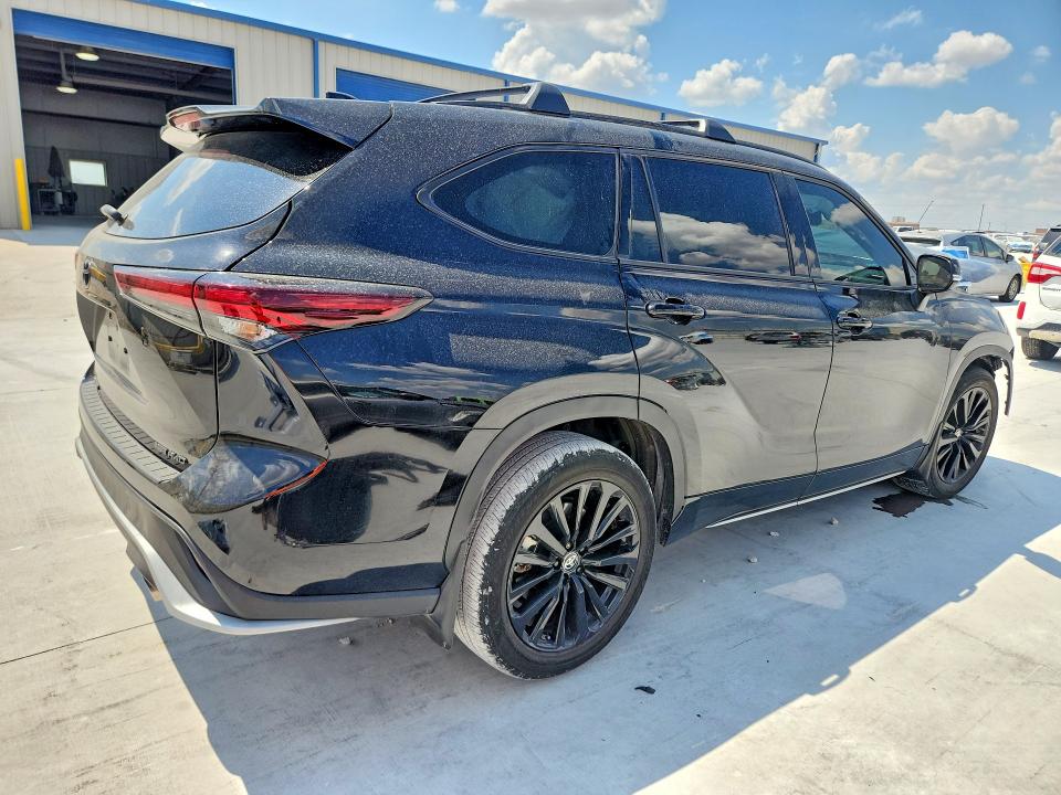 Photo 3 from auction – 2025 TOYOTA HIGHLANDER with VIN 5TDKDRBH5SS582469
