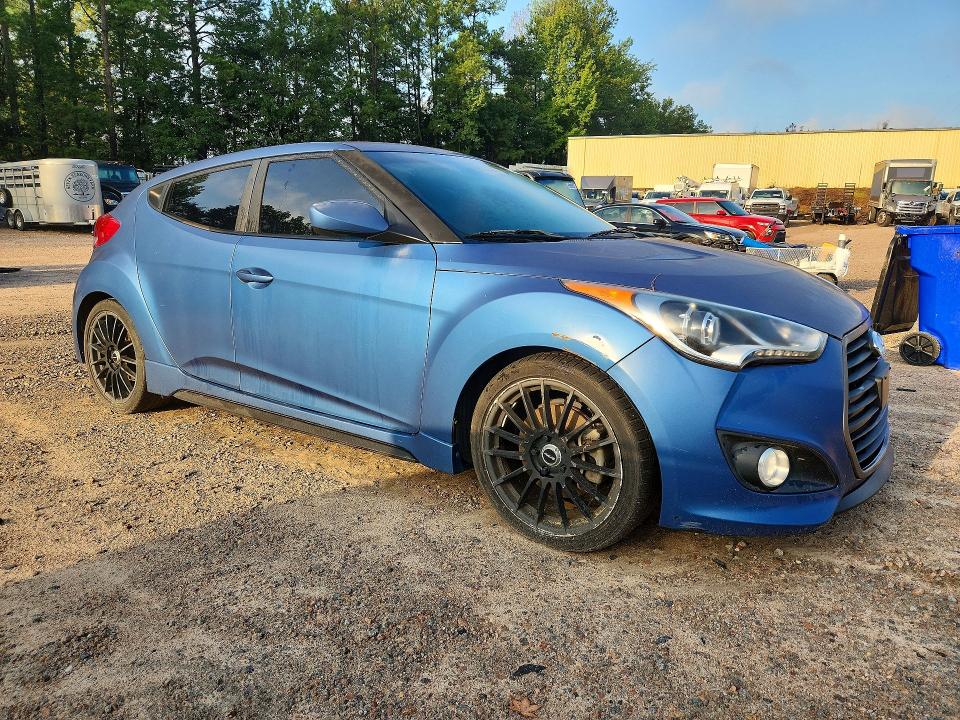 Photo 4 from auction – 2016 HYUNDAI VELOSTER with VIN KMHTC6AE8GU258024