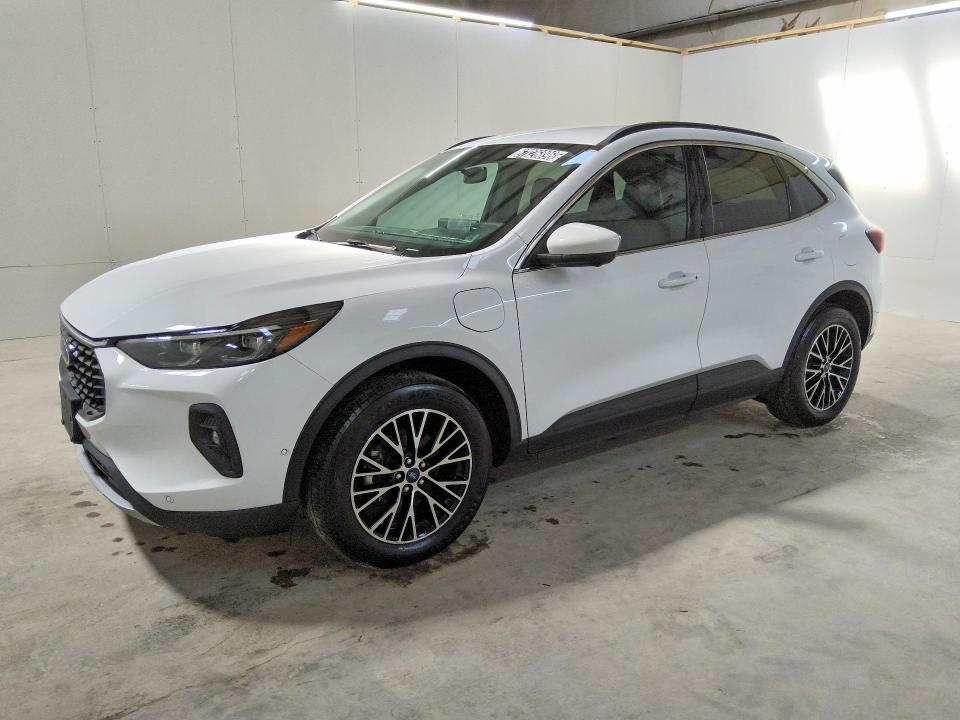 FORD ESCAPE 2023 with VIN 1FMCU0E11PUB06264 - Photo from auction