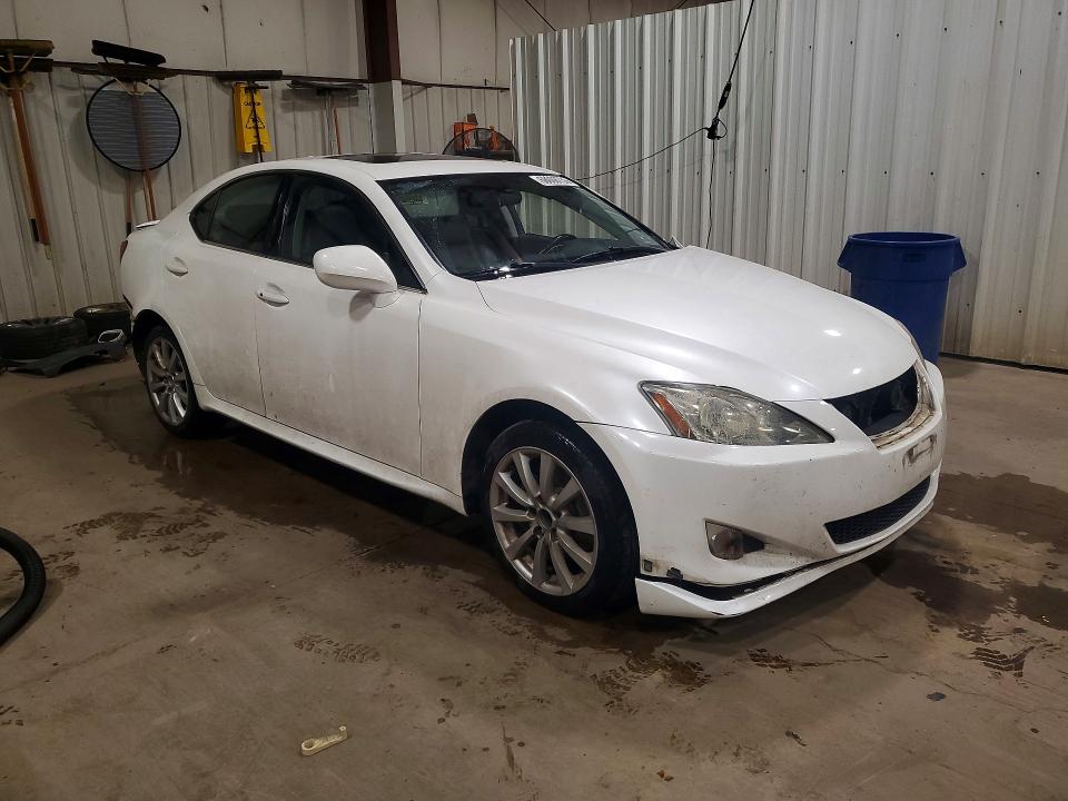 Снимка 4 от търг – 2007 LEXUS IS с VIN JTHCK262272011655