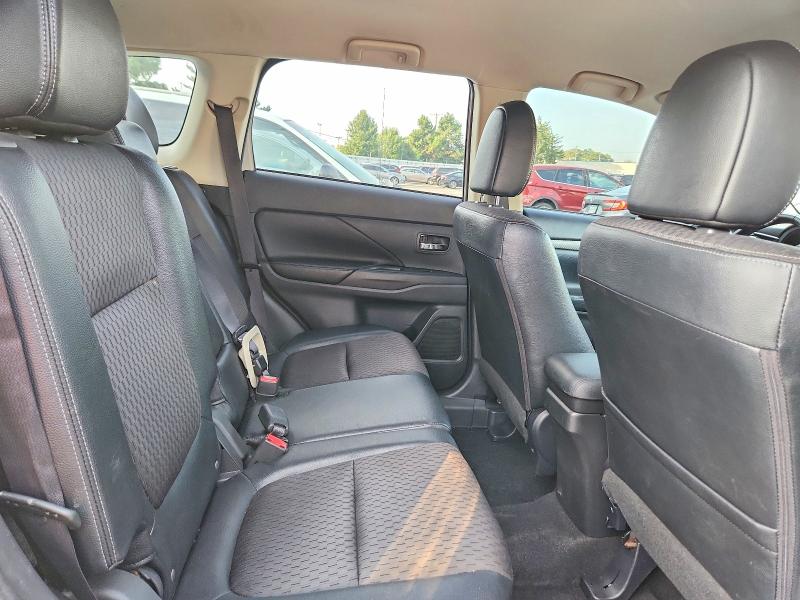 Photo 11 from auction – 2015 MITSUBISHI OUTLANDER with VIN JA4AZ3A33FZ008371