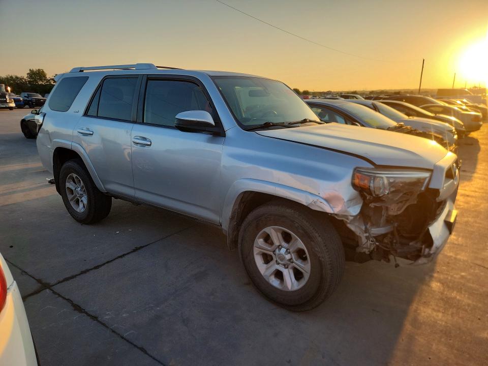Photo 4 from auction – 2014 TOYOTA 4RUNNER with VIN JTEZU5JRXE5077020