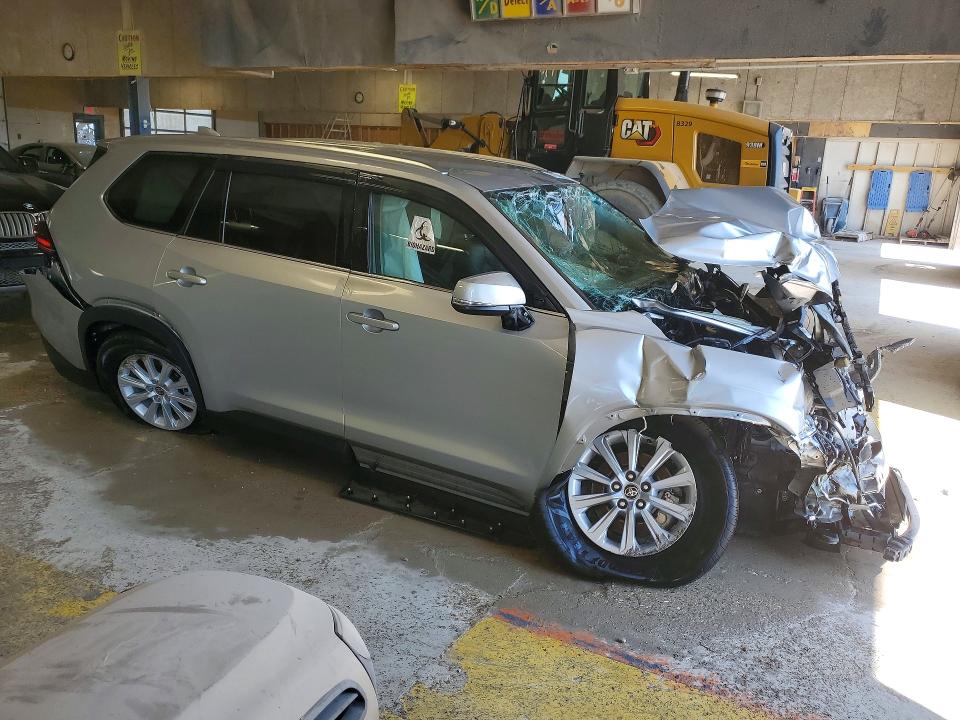Фото 4 с аукциона – 2025 TOYOTA GRAND HIGHLANDER с VIN 5TDAAAB59SS082861