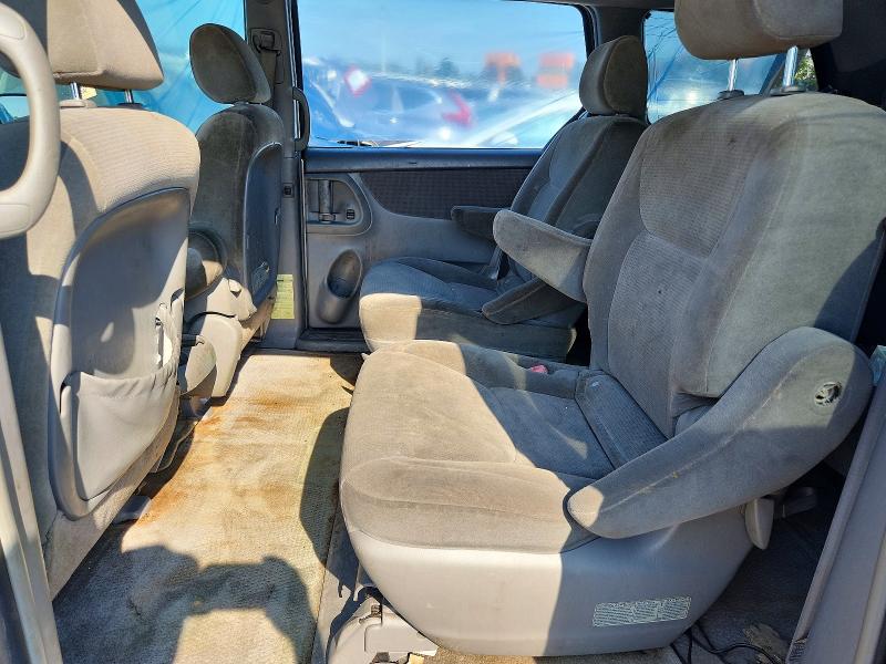 Photo 11 from auction – 2005 TOYOTA SIENNA with VIN 5TDZA23C15S234464